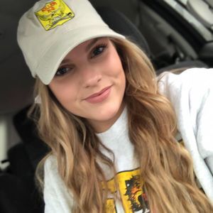 Meet your Posher, Dakota